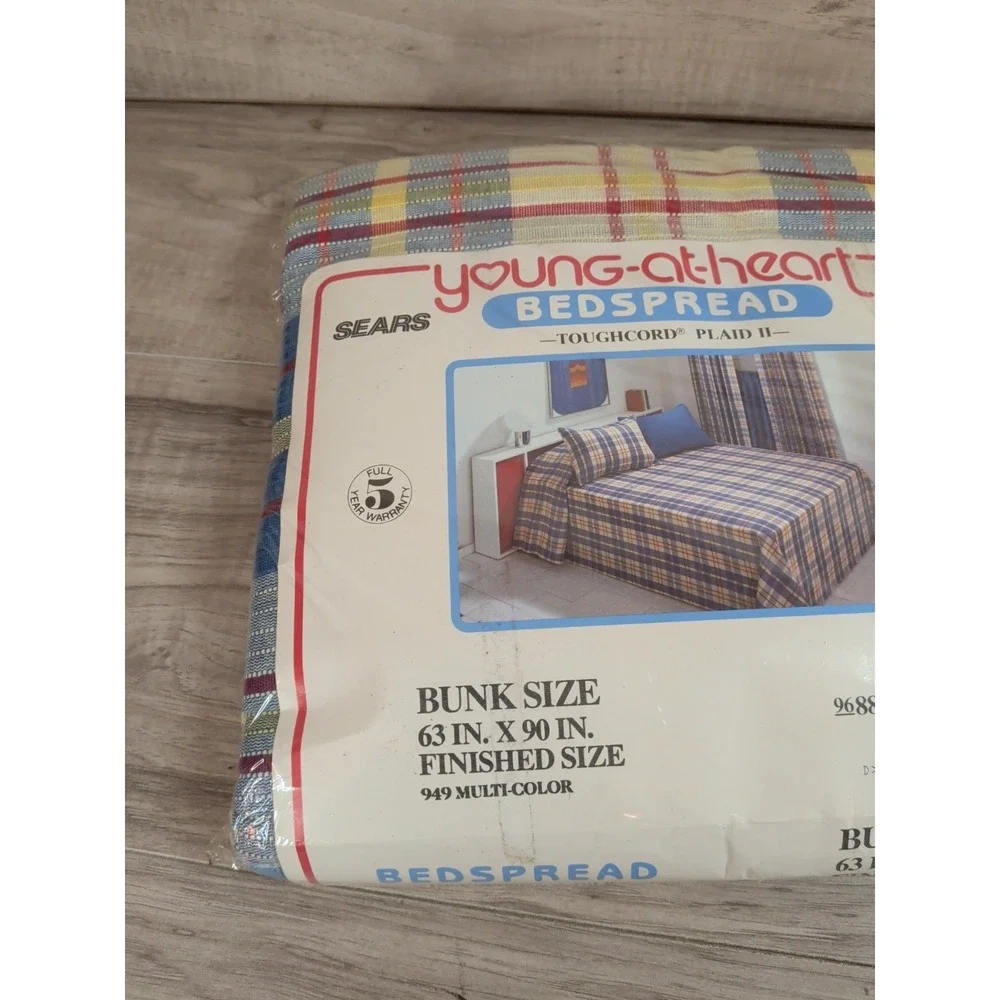 SEARS Young-at-heart BEDSPREAD ( BUNK SIZE 63 IN. X 90 IN. ) Finished Size 949